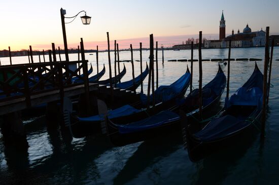 Cities of the world. Venice