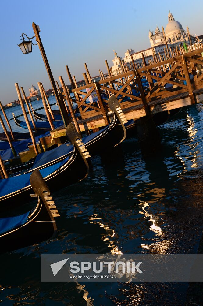Cities of the world. Venice