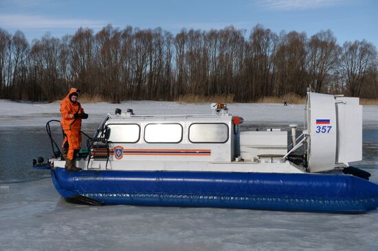 Emergency Situations Ministry ice rescue drills