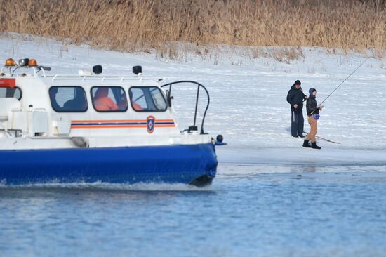 Emergency Situations Ministry ice rescue drills