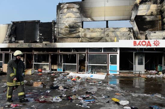 Crews clean up debris after Admiral shopping mall fire in Kazan