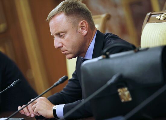 Prime Minister Dmitry Medvedev holds Government meeting