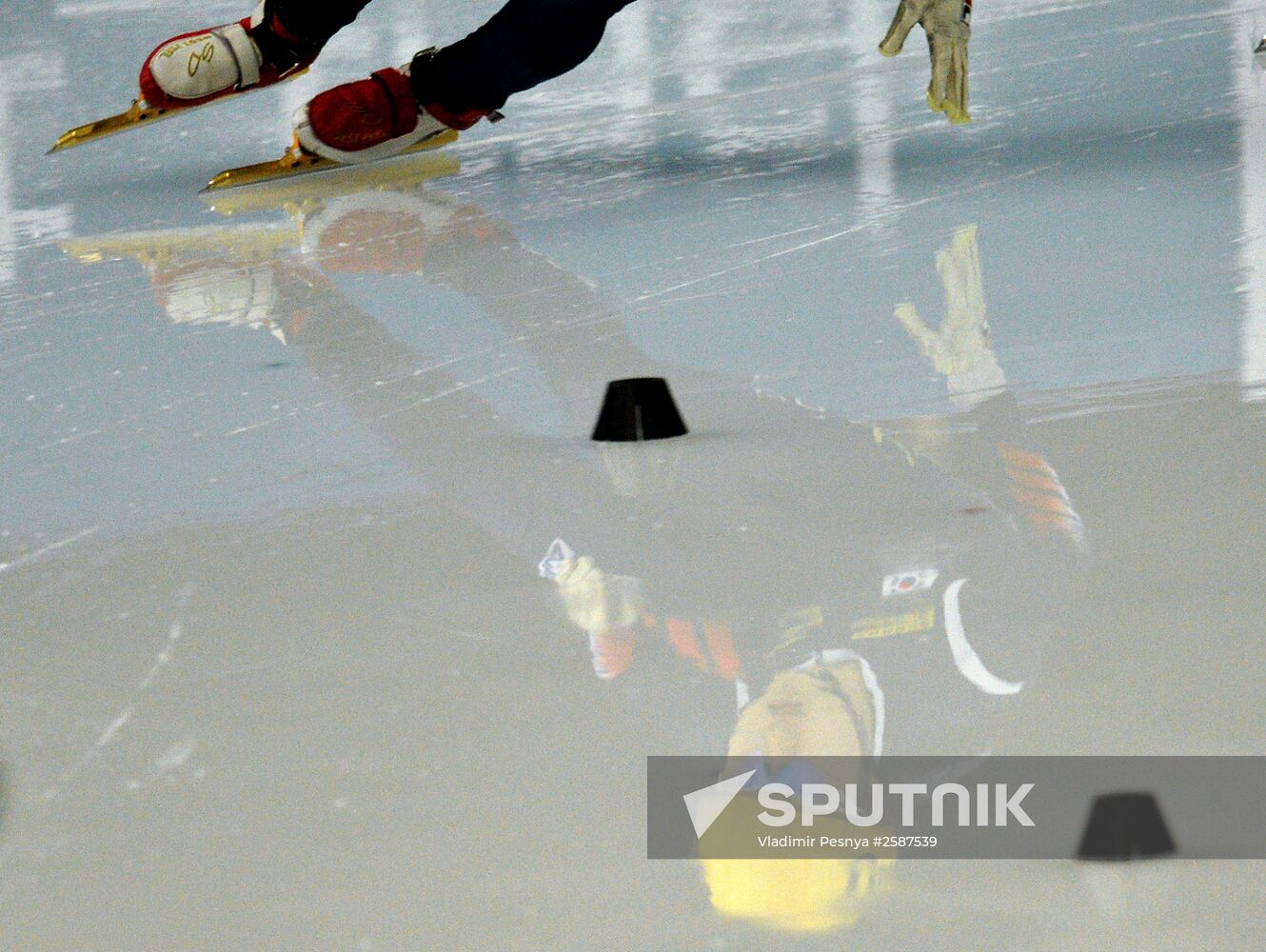 World Short Track Speed Skating Championships. Day One