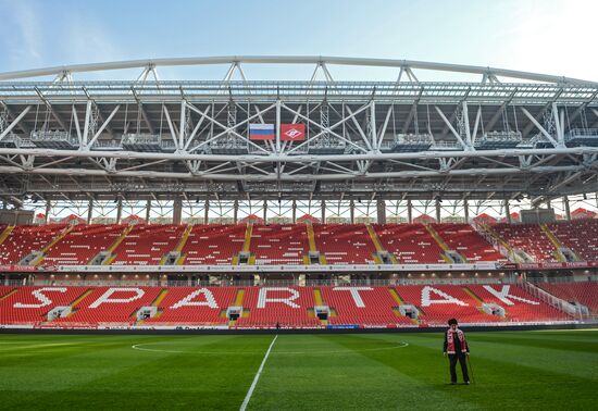 FC Spartak oldest fan visits the club's stadium