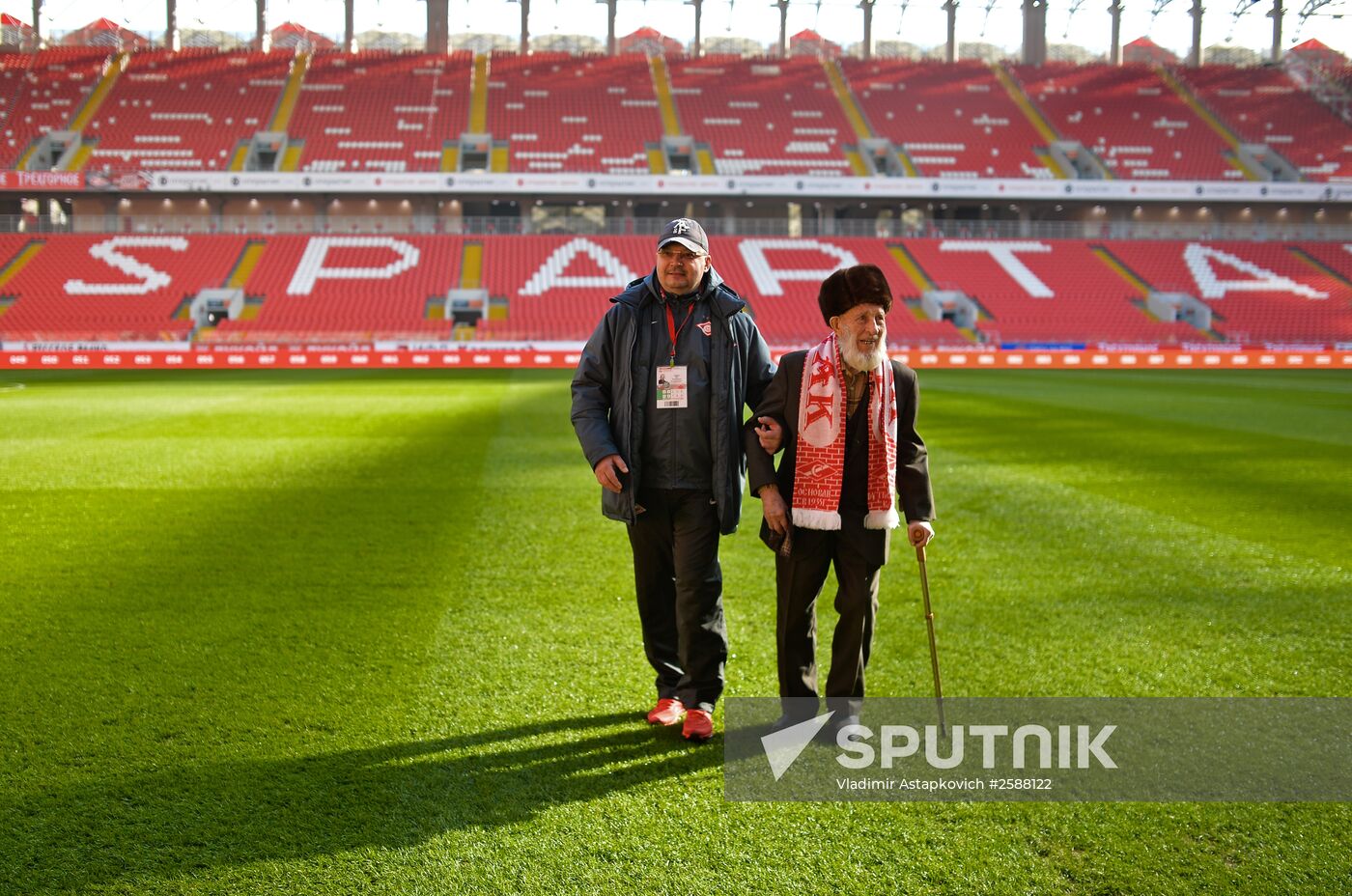 FC Spartak oldest fan visits the club's stadium