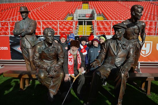FC Spartak oldest fan visit the club's stadium