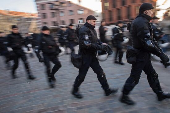 March to commemorate Latvian Legion of the Waffen-SS in Riga