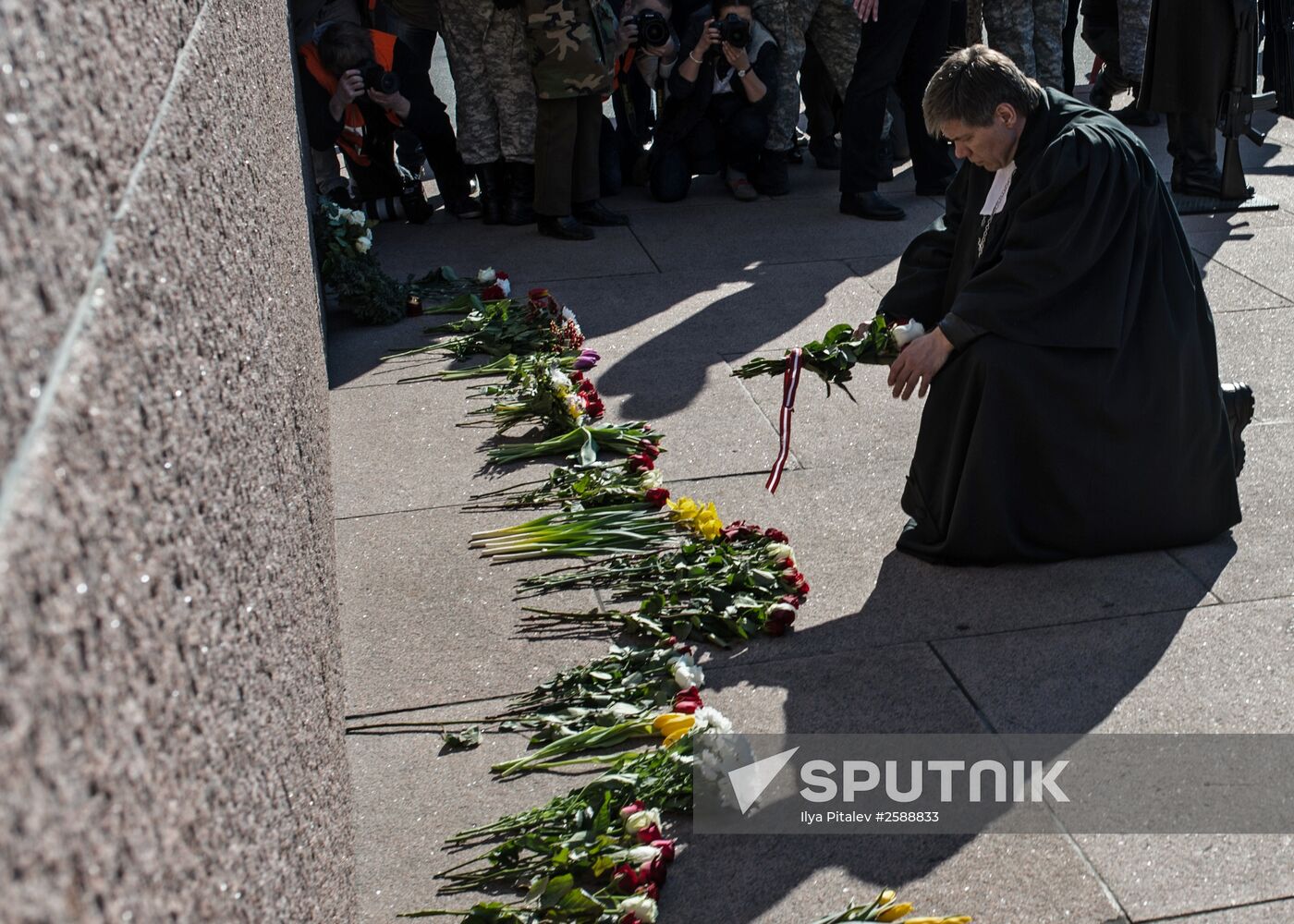 March to commemorate Latvian Legion of the Waffen-SS in Riga