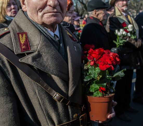 March to commemorate Latvian Legion of the Waffen-SS in Riga