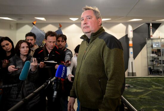Dmitry Rogozin visits the Vostochny space center in the Amur Region