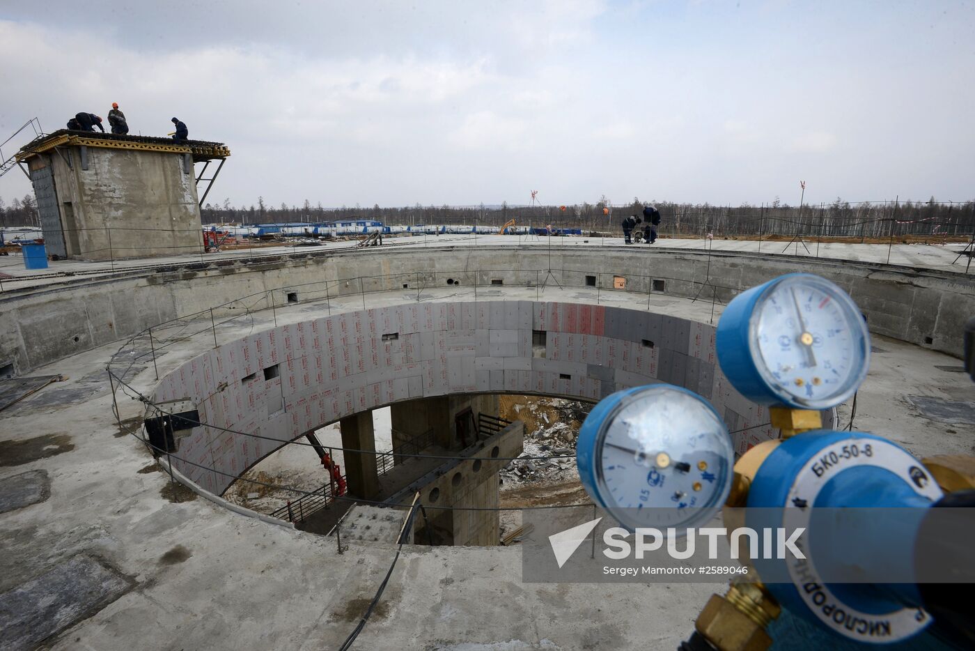 Dmitry Rogozin visits the Vostochny space center in the Amur Region