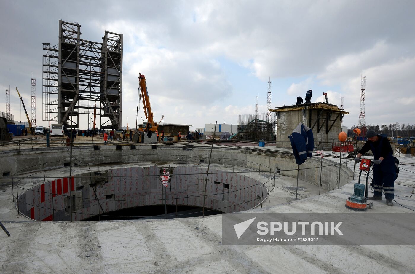 Dmitry Rogozin visits the Vostochny space center in the Amur Region