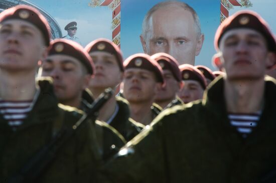 Soldiers of the Dzerzhinsky Division train for Victory Day parade