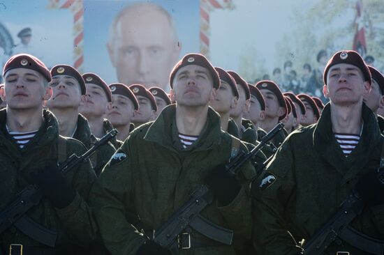 Soldiers of the Dzerzhinsky Division train for Victory Day parade