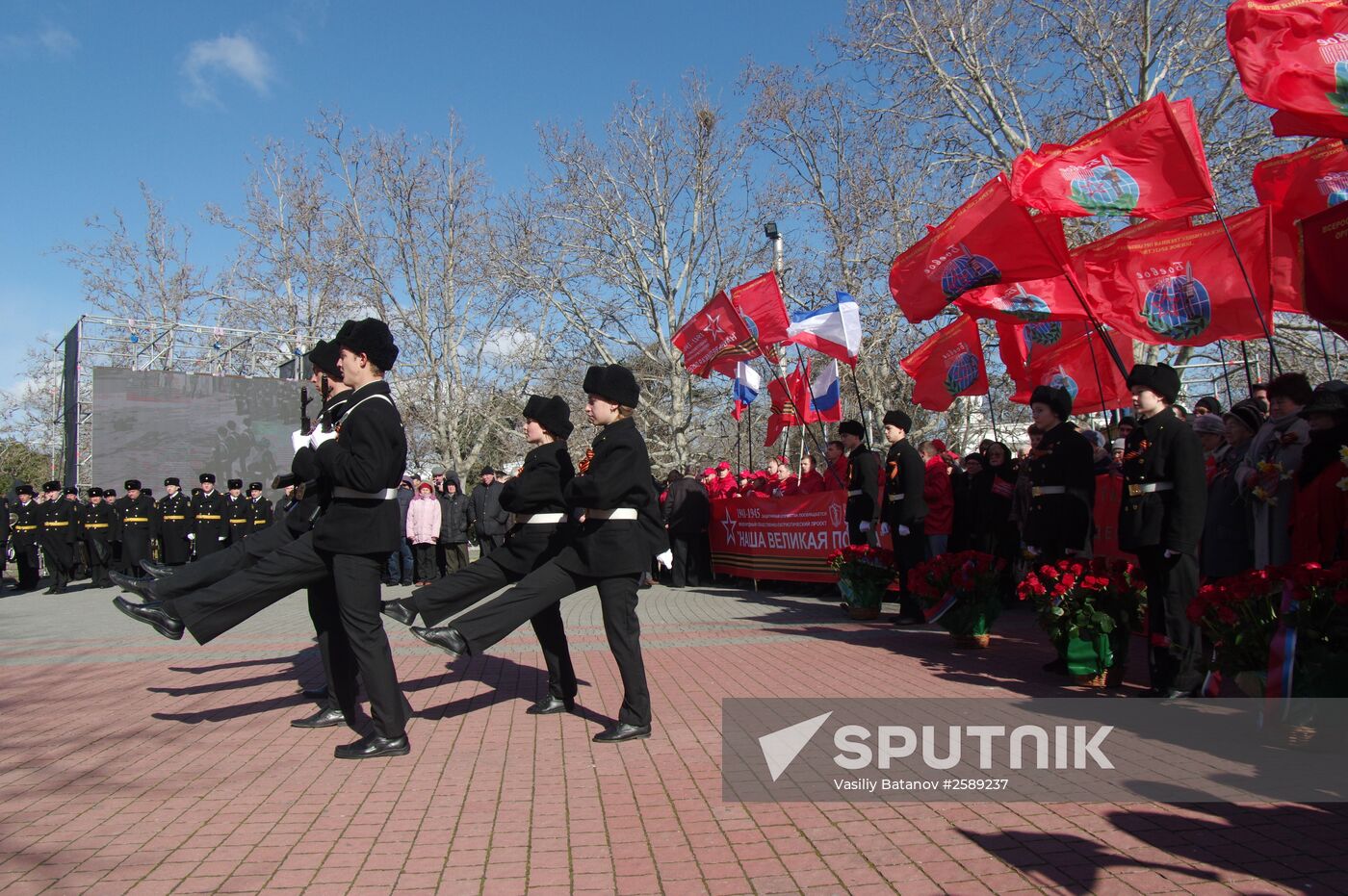 The auto rally "Our Great Victory" roars off in Sevastopol