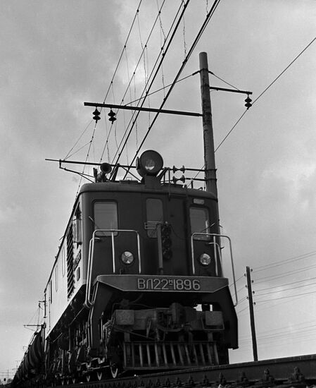 Electric locomotive