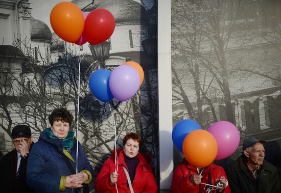 Rally and concert on Vasilyevsky Slope to mark anniversary of Crimea's reunification with Russia