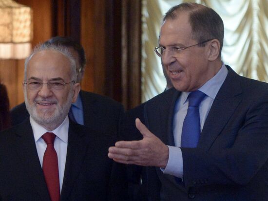 Foreign Minister Sergei Lavrov meets with his Iraqi counterpart Ibrahim al-Jaafari ar