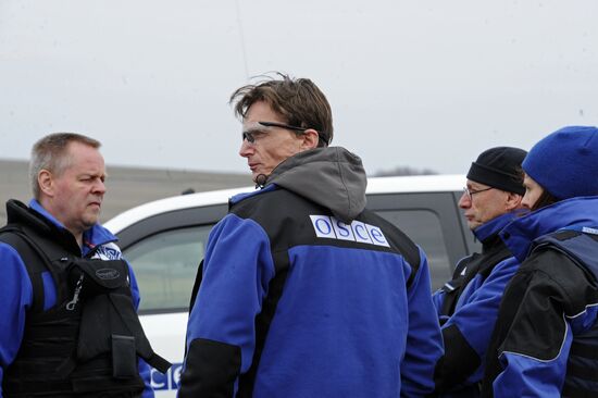 OSCE monitors heavy artillery withdrawal in Donetsk Region