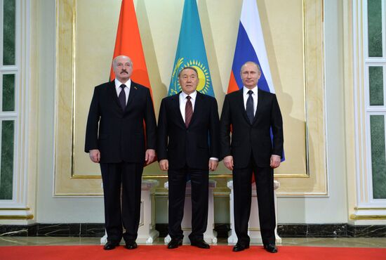 Vladimir Putin visits Kazakhstan