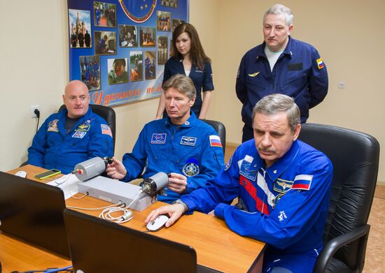 ISS-43/44 main crew training sessions in Baikonur