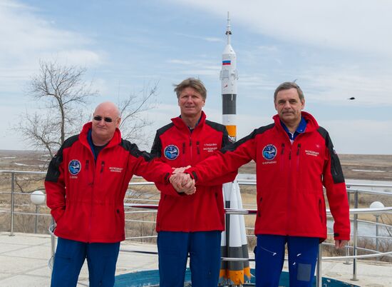 ISS-43/44 main crew training sessions in Baikonur