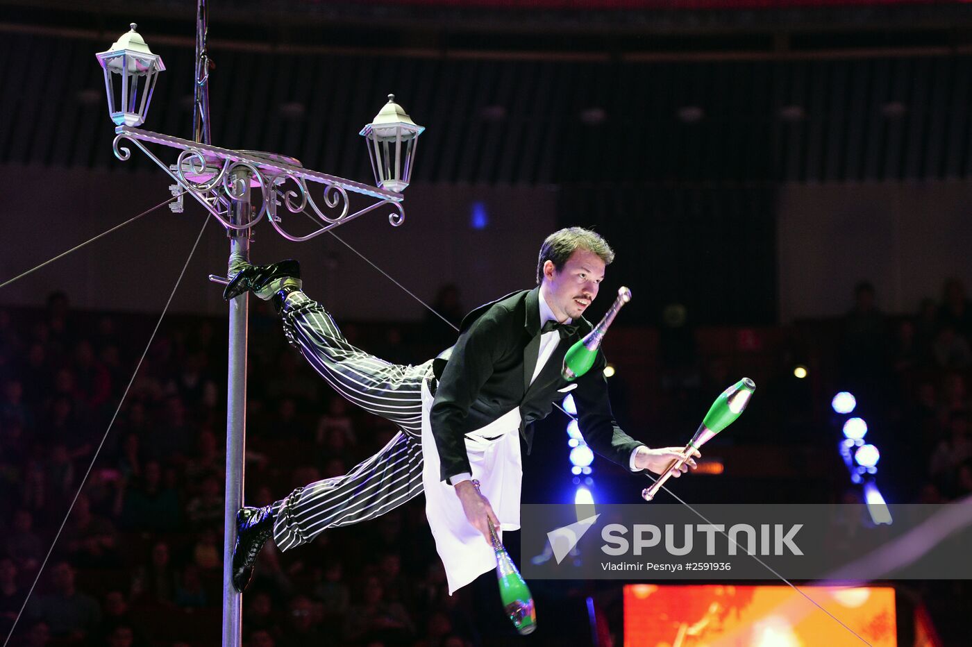 Like Russian circus show premieres in Moscow