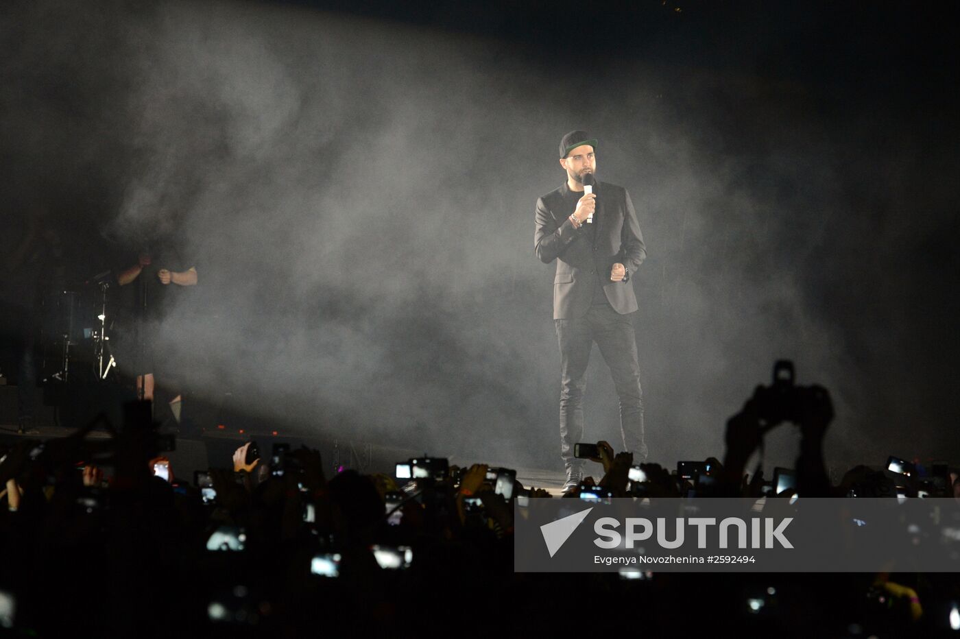 Thirty Seconds To Mars performs in Moscow