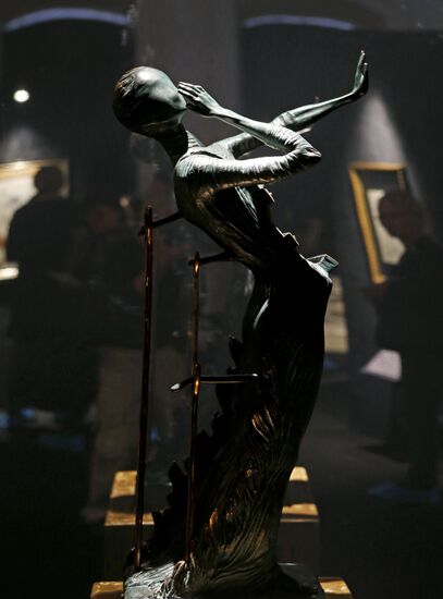 Salvador Dalí art exhibition "Another Dimension. Graphics, Sculpture, Porcelain"