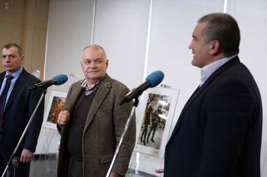 Photo exhibition on Russia-Crimea reunification opens in Moscow