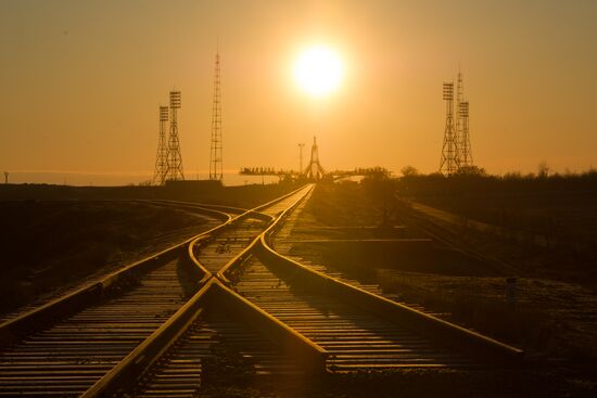 Preparing to launch Soyuz-FG rocket with Soyuz TMA-16M spacecraft