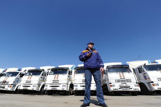 Humanitarian relief convoy in the Rostov Region prepares to leave for southeastern Ukraine