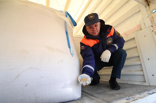 Humanitarian relief convoy in the Rostov Region prepares to leave for southeastern Ukraine