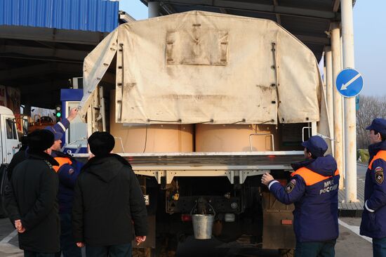 Russia's humanitarian aid convoy for Donbas arrives at Matveyev Kurgan checkpoint