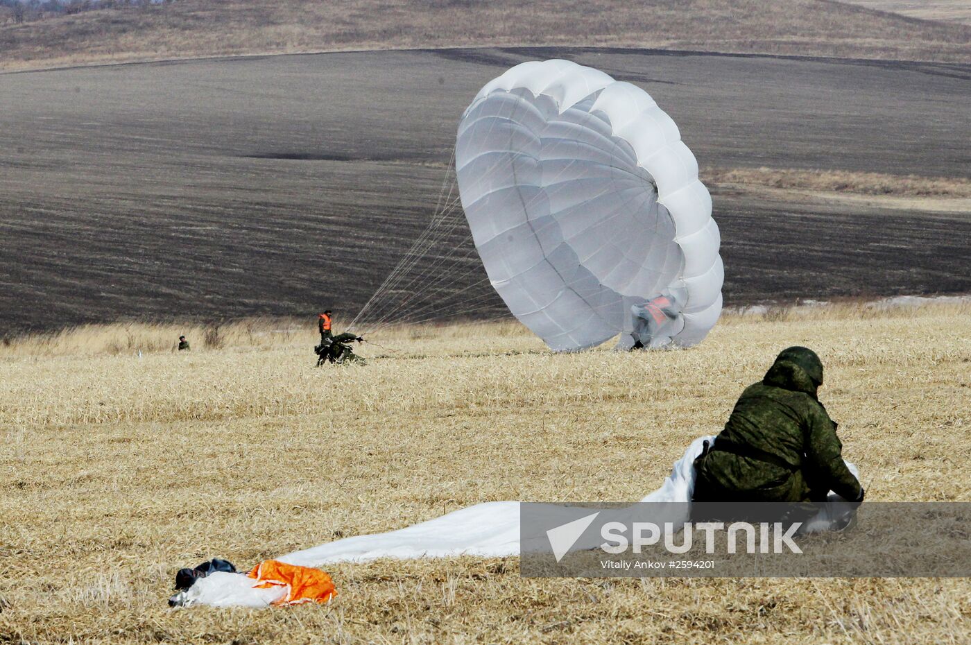 Airborne force exercise in Promorsk Territory