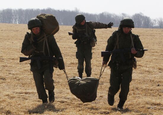 Airborne force exercise in Promorsk Territory