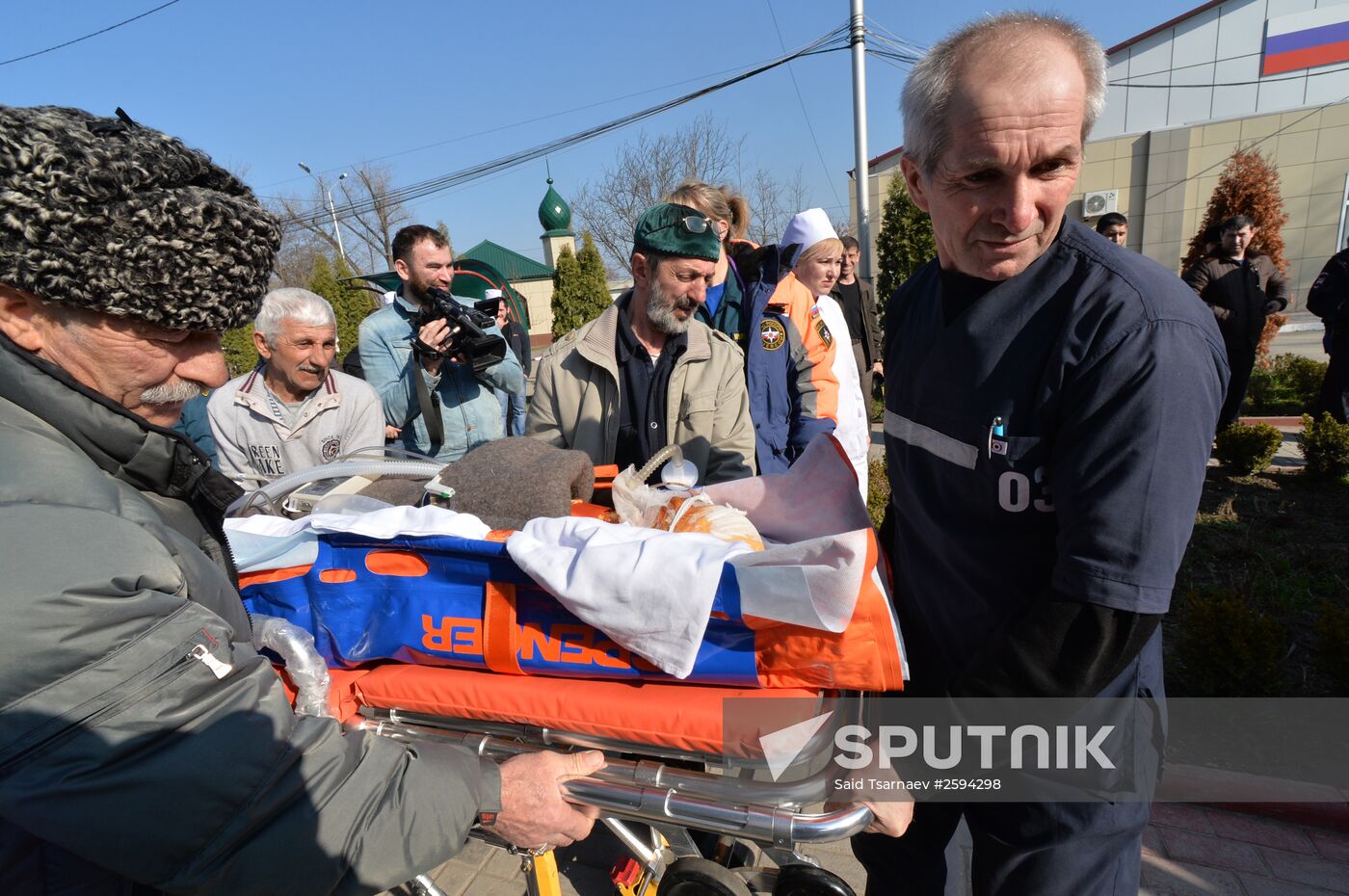 EMERCOM An-148 aircraft evacuates severly injured child