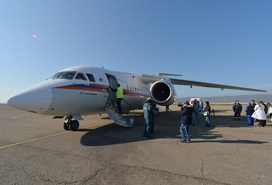 EMERCOM An-148 aircraft evacuates severly injured child