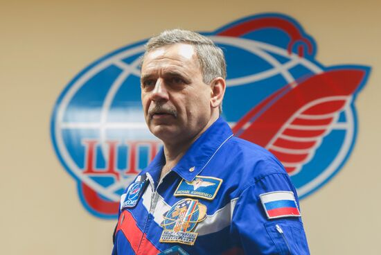 News conference of 43/44 ISS expedition crews