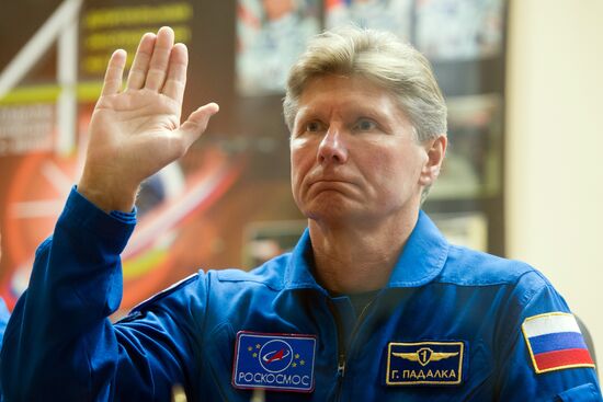 News conference of 43/44 ISS expedition crews
