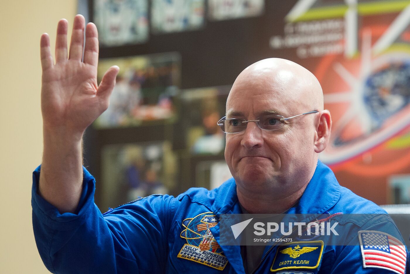 News conference of 43/44 ISS expedition crews