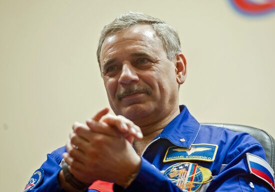 News conference of 43/44 ISS expedition crews