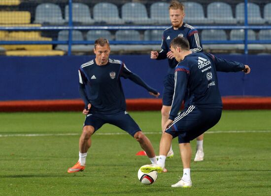 Football. Euro 2016 qualifying tournament. Russian national team's training