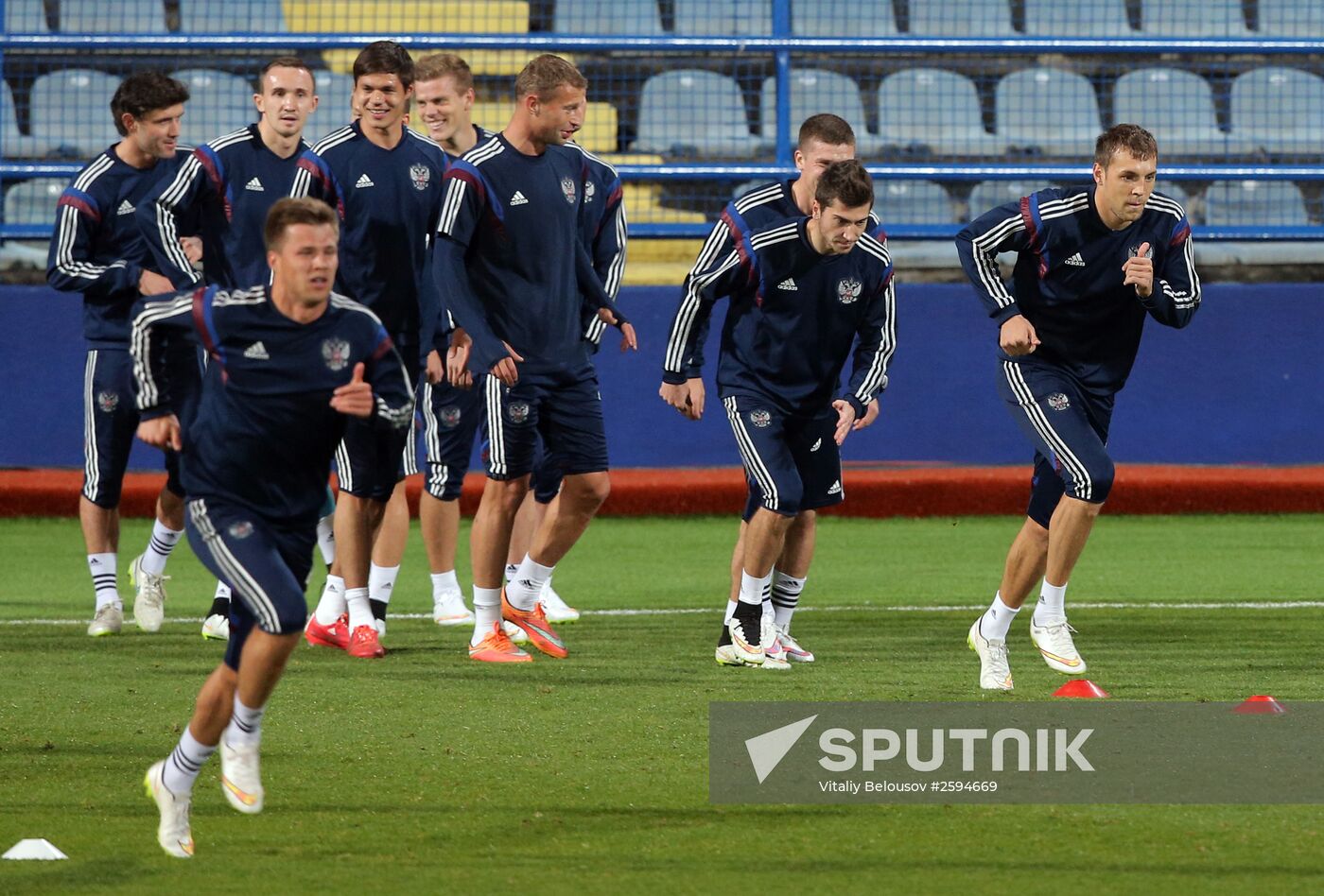 Football. Euro 2016 qualifying tournament. Russian national team's training