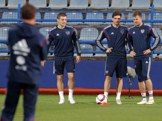 Football. Euro 2016 qualifying tournament. Russian national team's training
