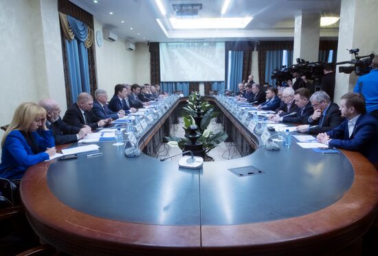 Russian Energy Ministry's Public Council holds meeting