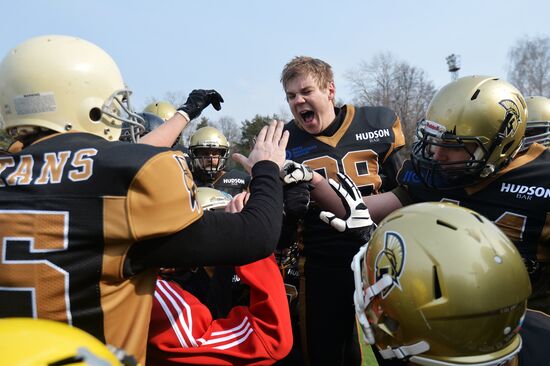 American football. Spartans vs Mighty Ducks