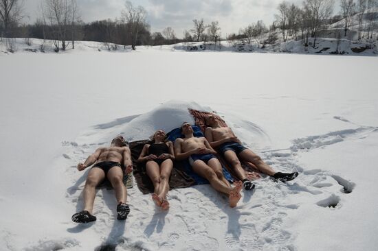 Winter swimming season closing in Novosibirsk