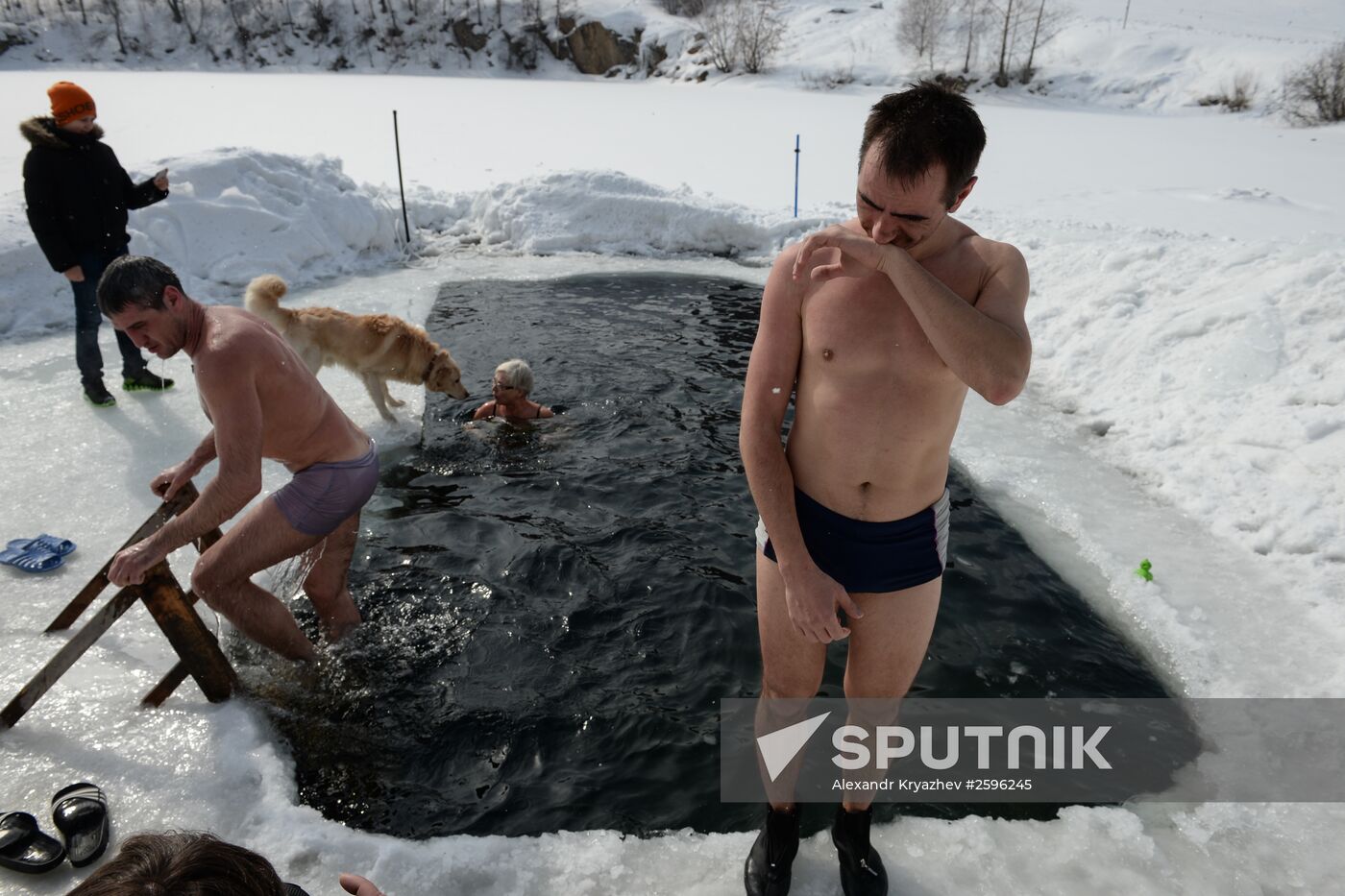 Winter swimming season closing in Novosibirsk