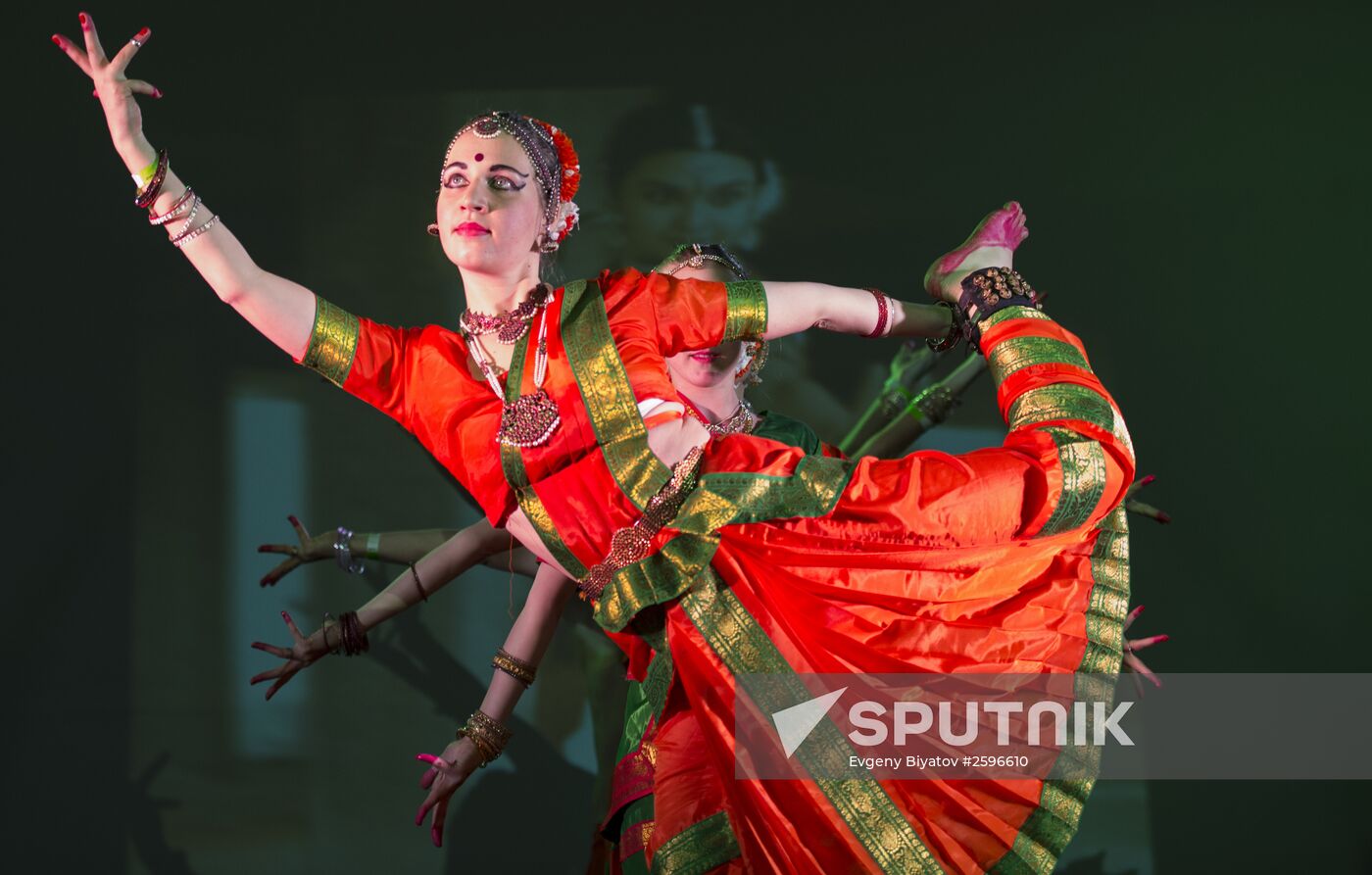 All-Russian Holi Mela (Festival of Colors) 2015 Indian Dance Festival